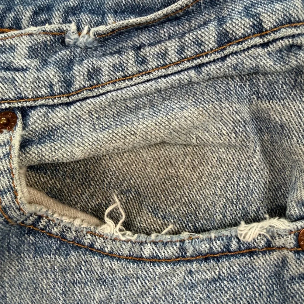 Levi's Jeans Mens 36x30 Light Blue 550 Relaxed Fit Tapered Leg Distressed Paint